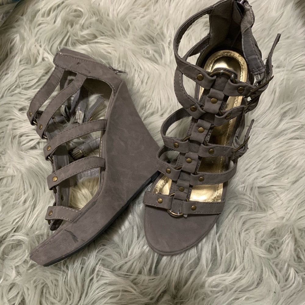 Shoes size 6 1/2
